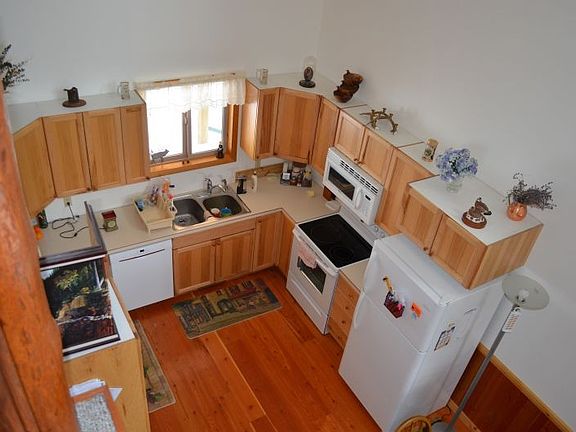 4th image of 320 Rocky Mountain Ln