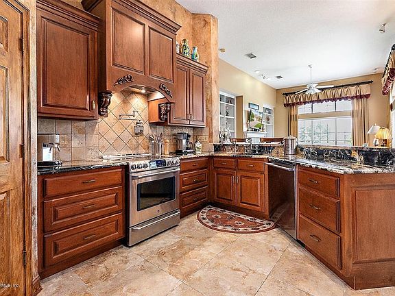 3rd image of 12965 Huntley Manor Dr