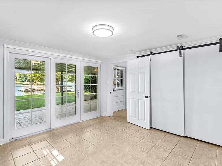 118 Revere Dr — Photo 29