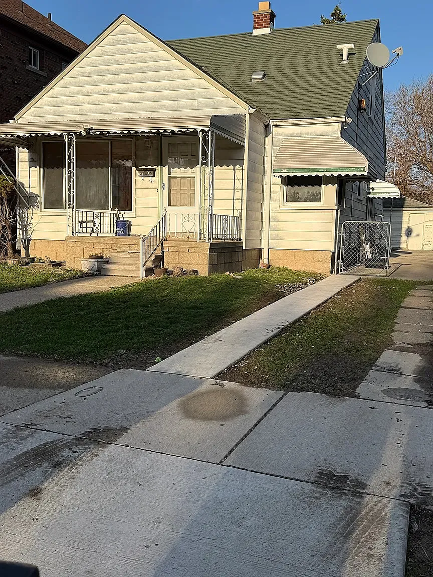 3 bed, 1065 sqft, $1,400 — Photo 1