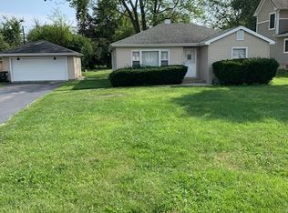 17W257 16th St, Oakbrook Terrace, IL 60181