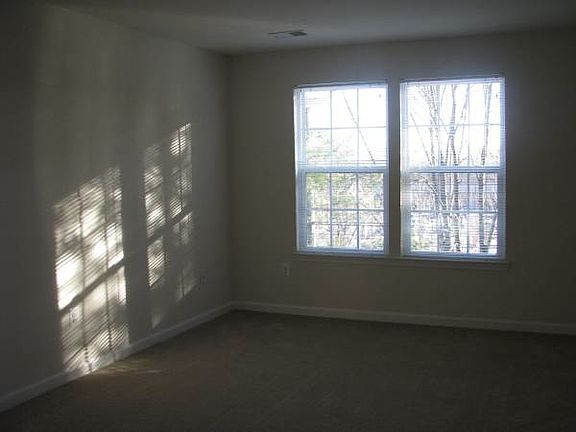 4th image of 580 Radford Ln Unit 205