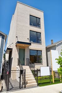 450 N Racine Ave #2, Chicago, IL, 60642