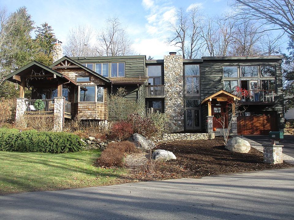 1st image of 1110 Lakeside Dr E