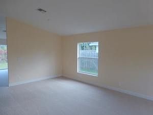 2nd image of 357 NE Gladiola Ave