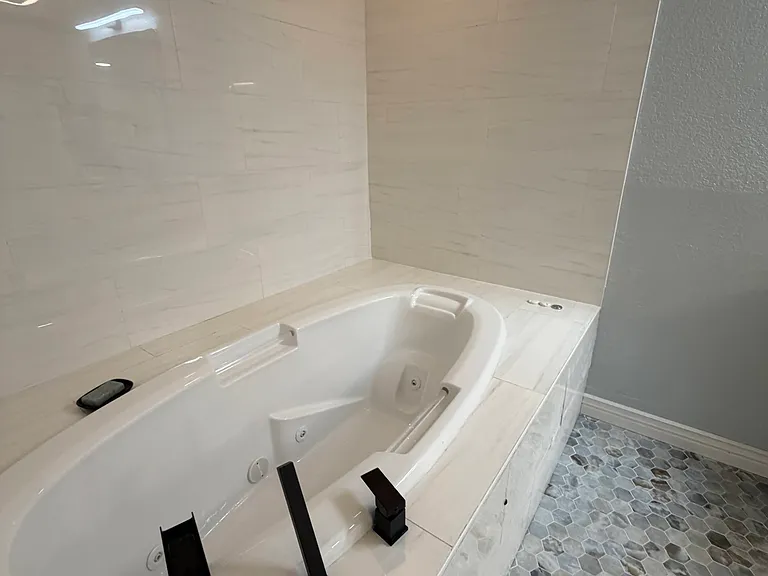 Master Bath - whirlpool tub