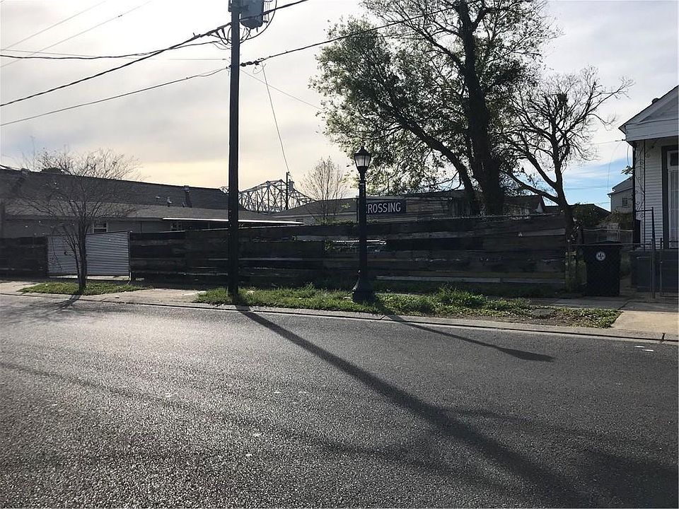1st image of 1035 Teche St