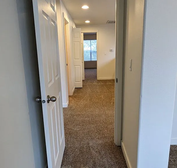 Halsey East Townhomes — Photo 81