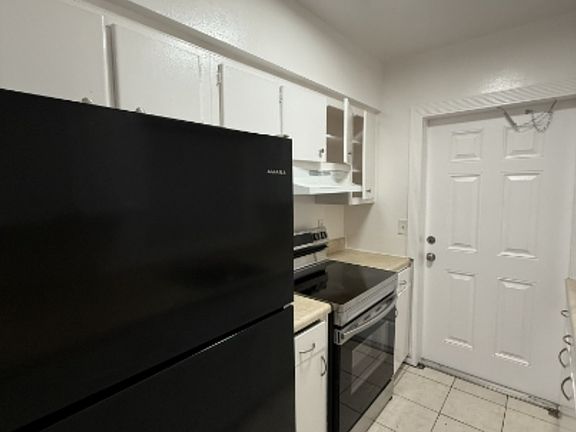 3rd image of 2509 NW 9th Ave #A3