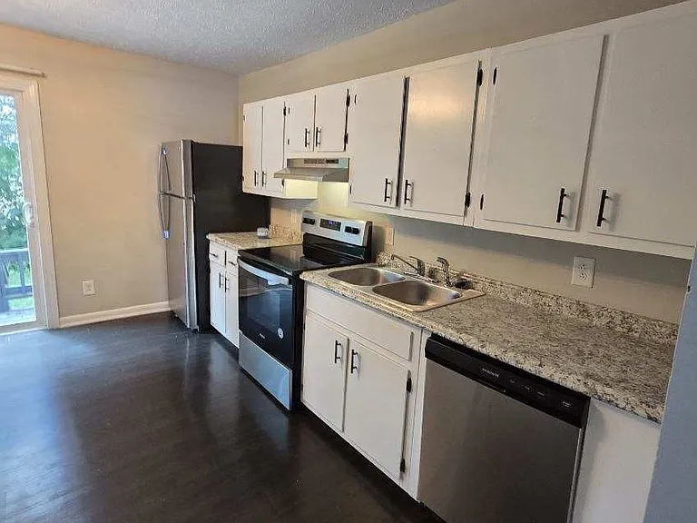 200 Railroad St #7 — Photo 1