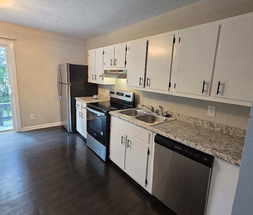 1st image of 200 Railroad St #7
