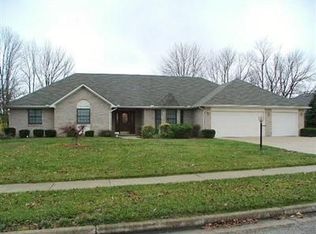 3825 Maple Grove Ln, Dayton, OH 45440