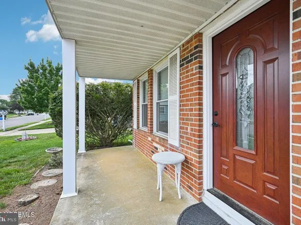 71 Trent Dr, Toms River, NJ 08757