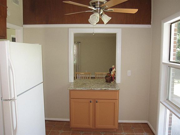 5th image of 3800 Forest Glen Dr