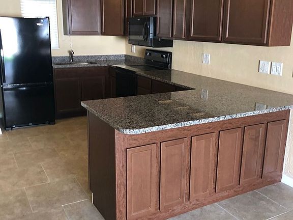4th image of 2525 N Oleander Ave APT 206