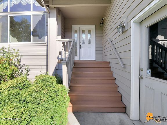 3rd image of 8747 Inyo Cir