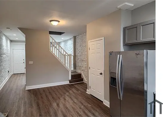 3 bed, 1300 sqft, $2,000 — Photo 3