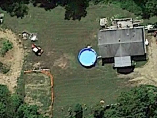 1 Lauren Dr, Nitro, WV 25143
