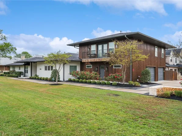 805 S Dexter Dr, College Station, TX 77840