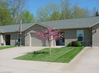 212 Knollton Dr #212, Millersburg, OH 44654