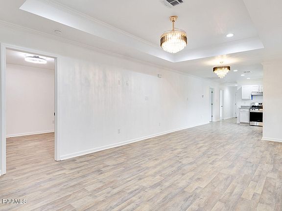 3rd image of 1422 Pujo Ave