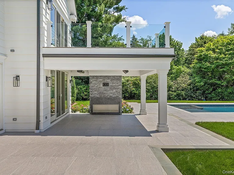 42 Mamaroneck Rd — Photo 4