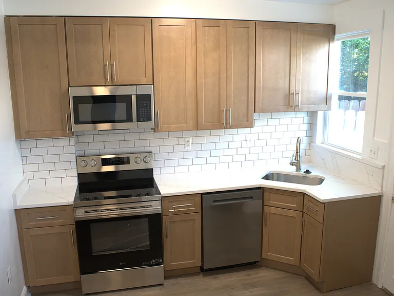117 S Wickham Rd — Photo 32