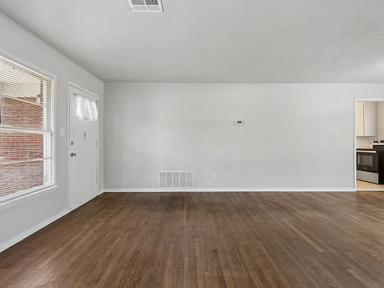 1603 Carlisle Ct — Photo 7