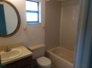 10413 N Connechusett Rd, Tampa, FL 33617