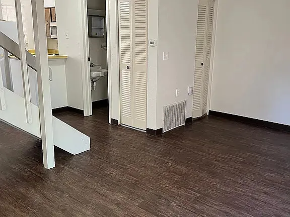 1705 Heatheridge Rd #K106 — Photo 2