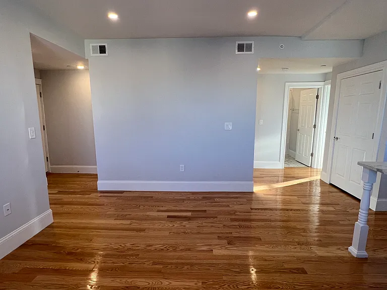 75 Winchester St #3 — Photo 14