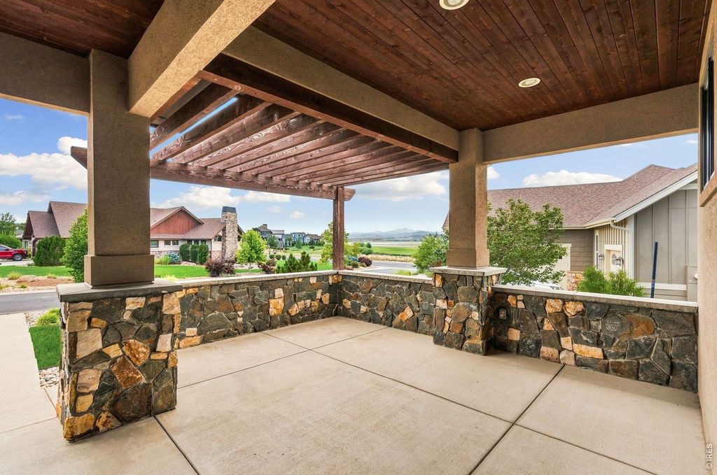 2882 Thunderview Dr