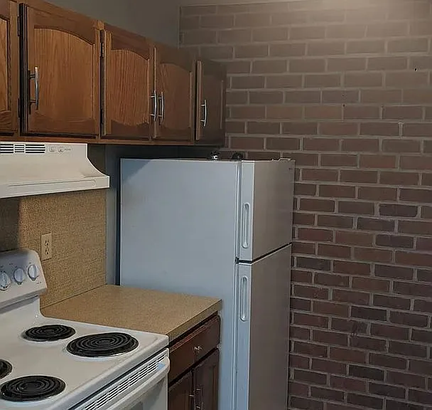 910 Rhue Haus Ln #B — Photo 7