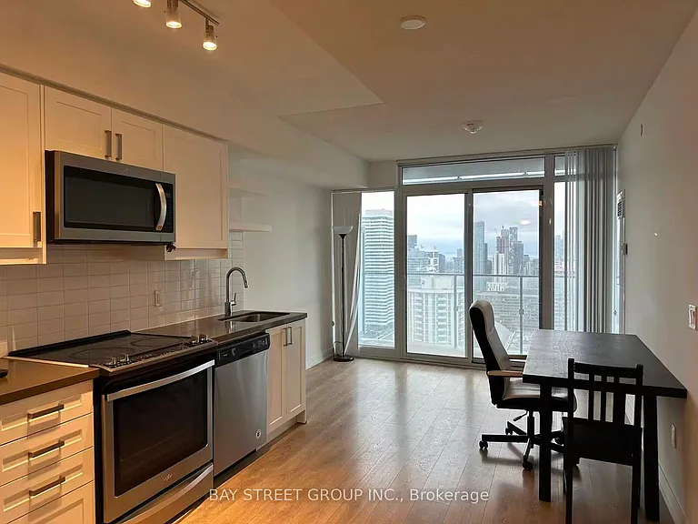 50 Wellesley St E #3709 — Photo 3