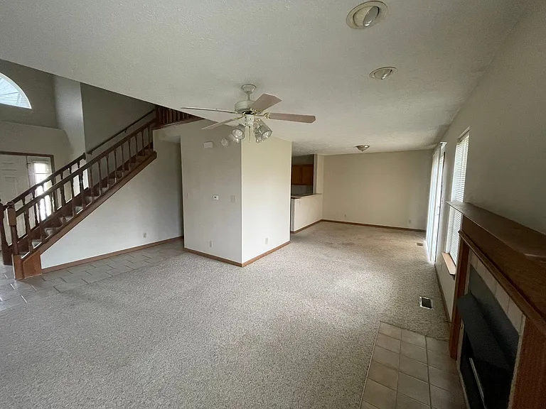 3029 Butterfield Ct — Photo 3