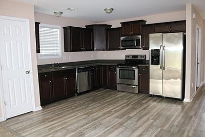 2nd image of 152 Pine Hollow Rd