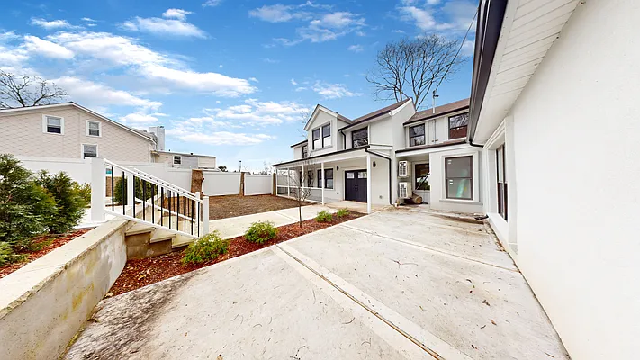 Sold by Remax Edge | media 2