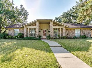 106 Lakeaire Dr, Joshua, TX 76058