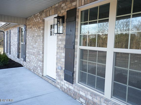 5th image of 322 Grandview Dr