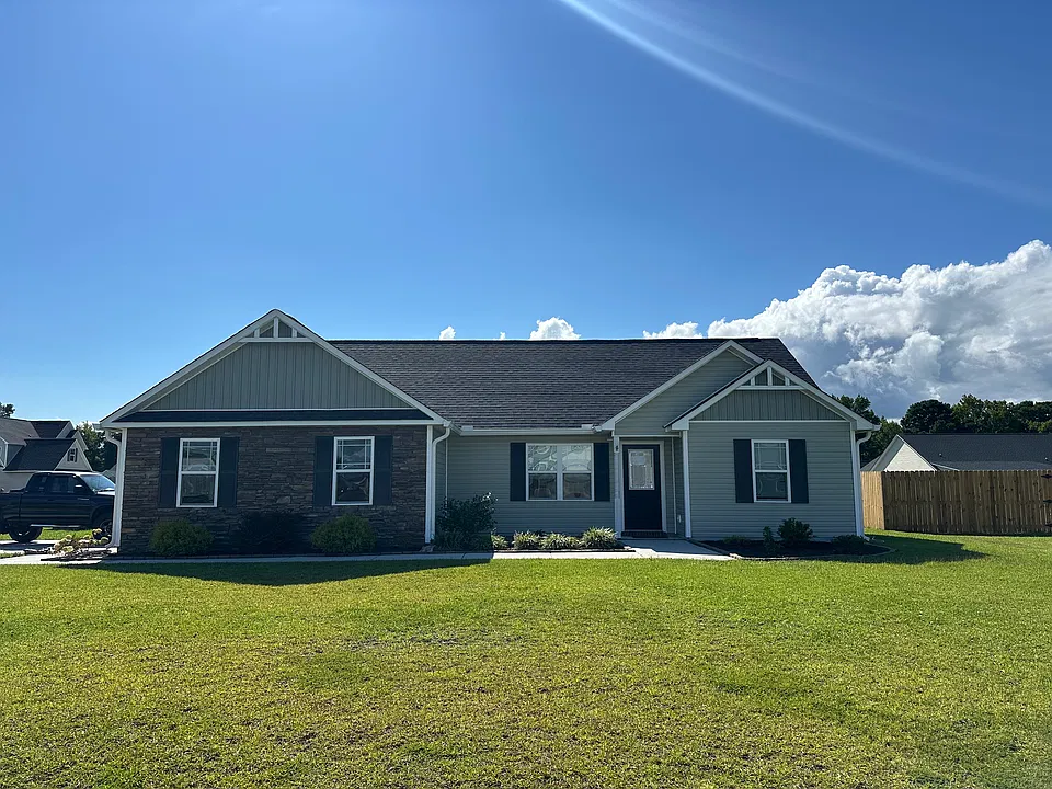 203 Breakwater Dr