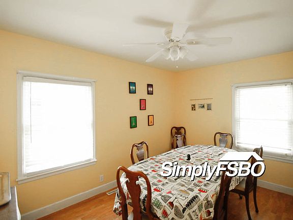 3rd bedroom as a dining room