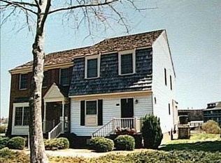 16 Capps Qtrs, Hampton, VA 23669