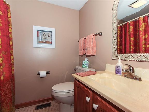 5th image of 1501 Richmond Dr