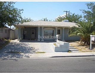 1st image of 909 N 18th St