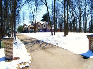 7481 Cypress Pointe, Bay City, MI