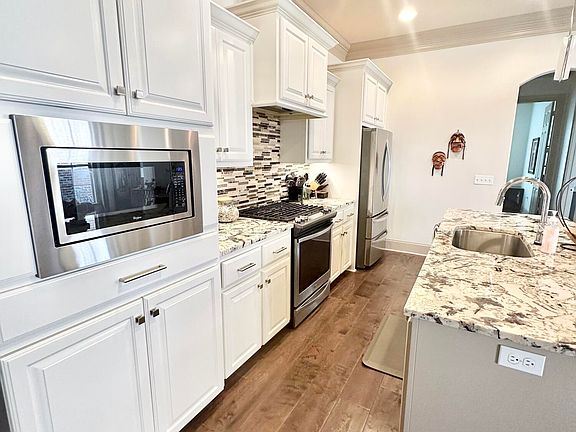 4th image of 110 Fallow Ln
