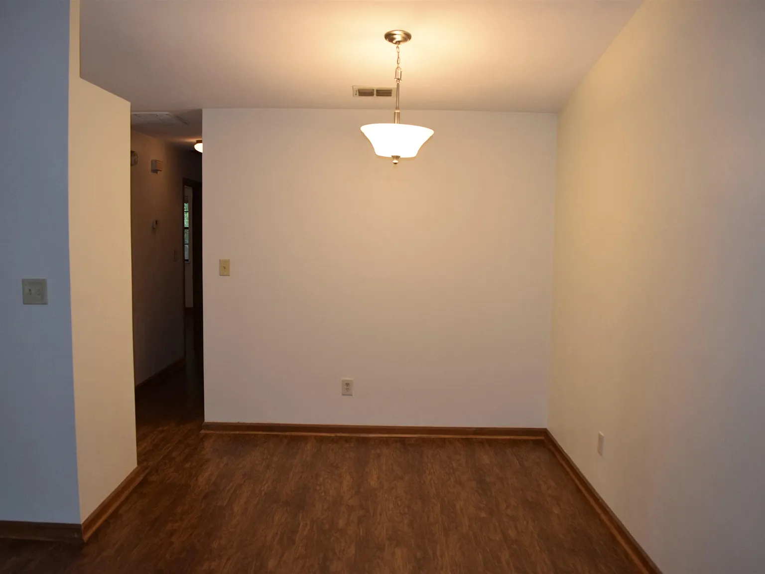 2 bed, 1008 sqft, $1,550 — Photo 2