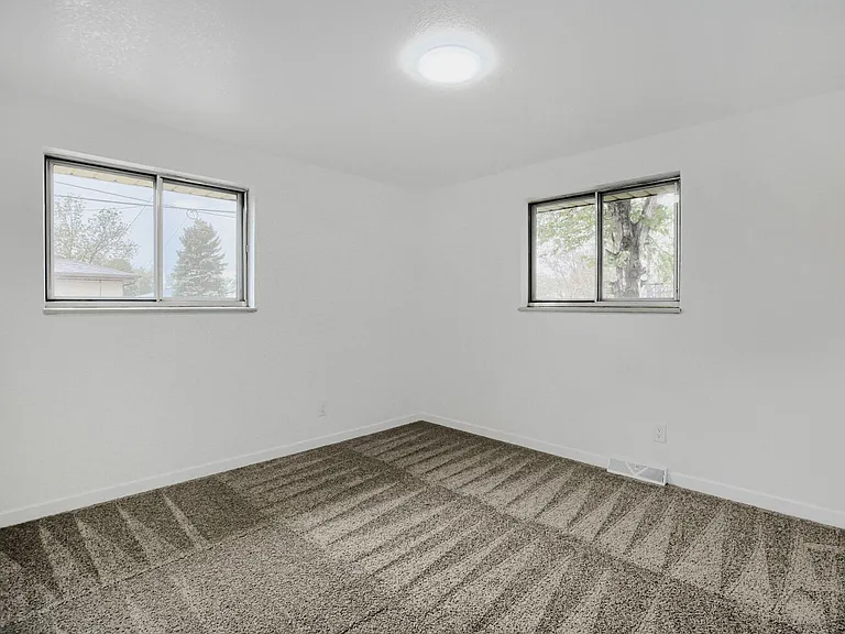 375 Depew St — Photo 18