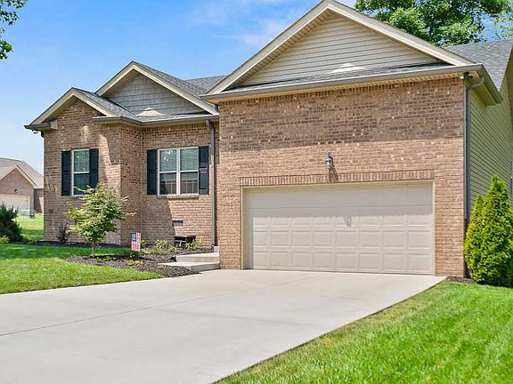 3rd image of 202 Bonnie Oak Dr