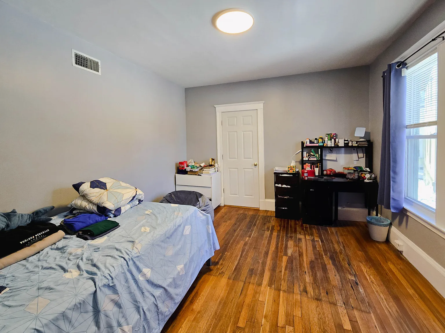 4 bed, 1400 sqft, $7,200 — Photo 2